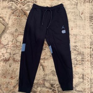 Nike Jordan UNC Tarheels sweatpants/joggers